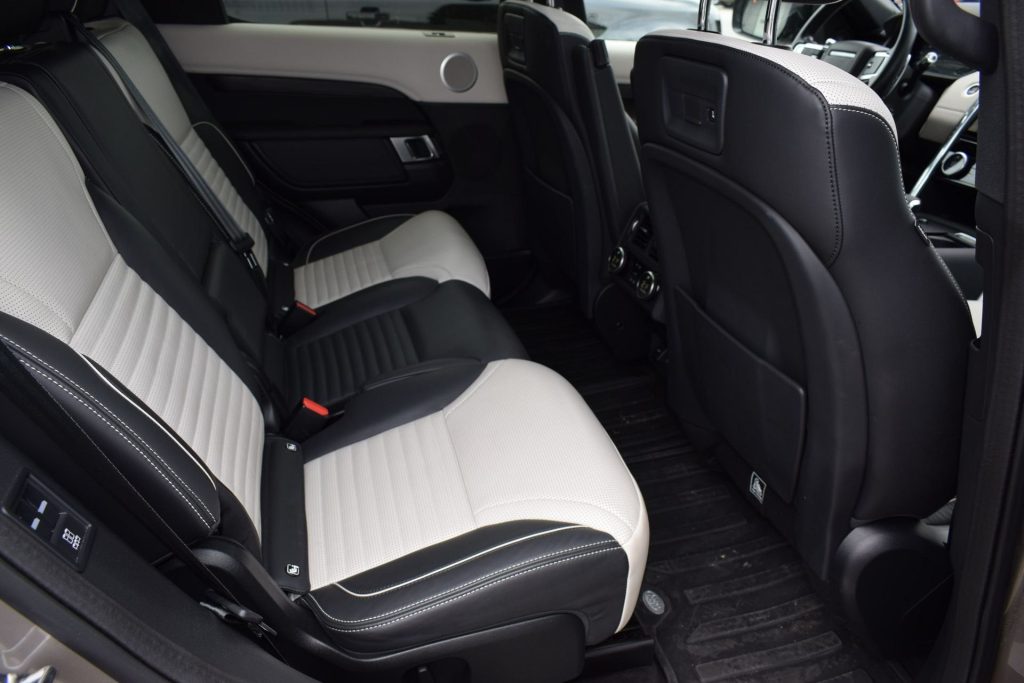 LAND ROVER Discovery 3.0 D I6 249PS R-Dynamic SE AWD auto. solo 14000 k - 22