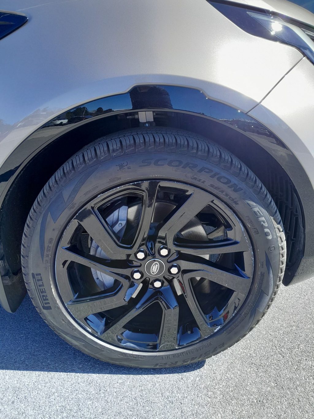 LAND ROVER Discovery 3.0 D I6 249PS R-Dynamic SE AWD auto. solo 14000 k - 31