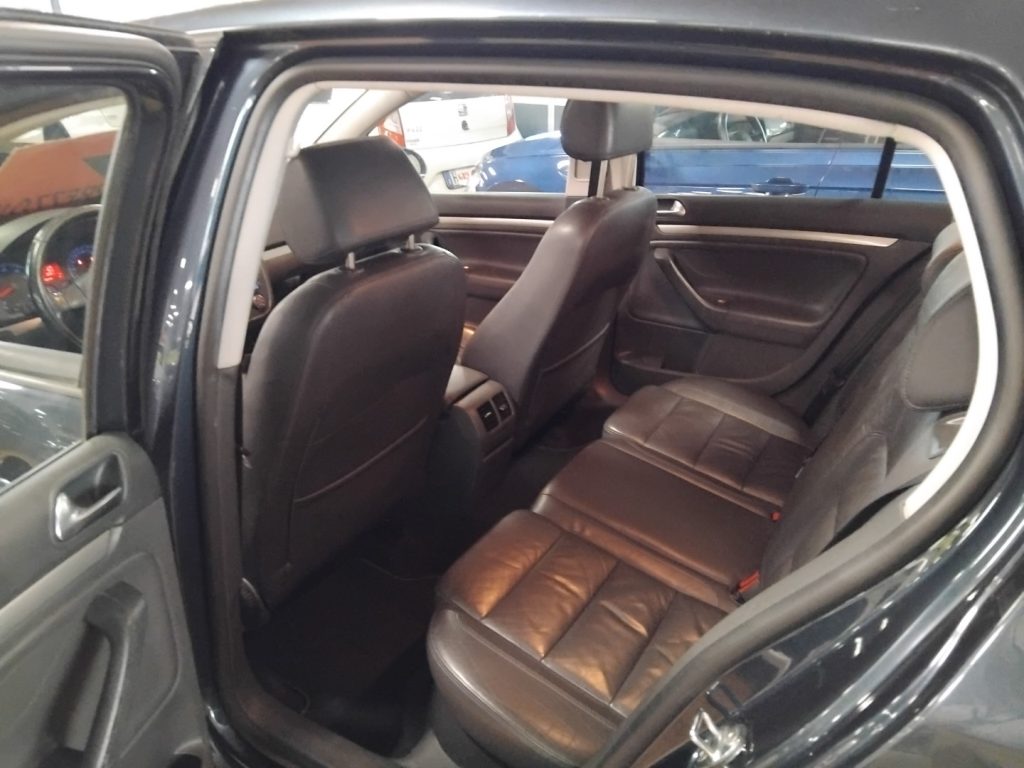 VOLKSWAGEN Golf 1.6 FSI 5p. Sportline - 9