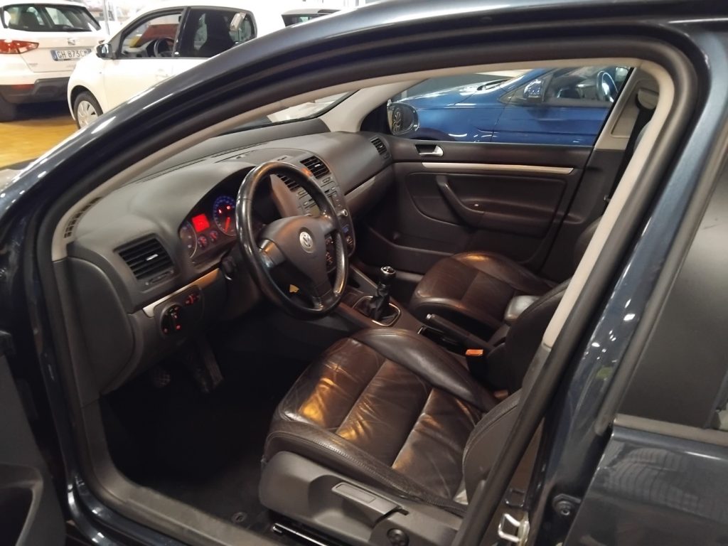 VOLKSWAGEN Golf 1.6 FSI 5p. Sportline - 16