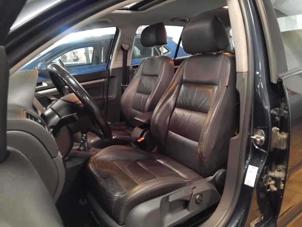 VOLKSWAGEN Golf 1.6 FSI 5p. Sportline - 17