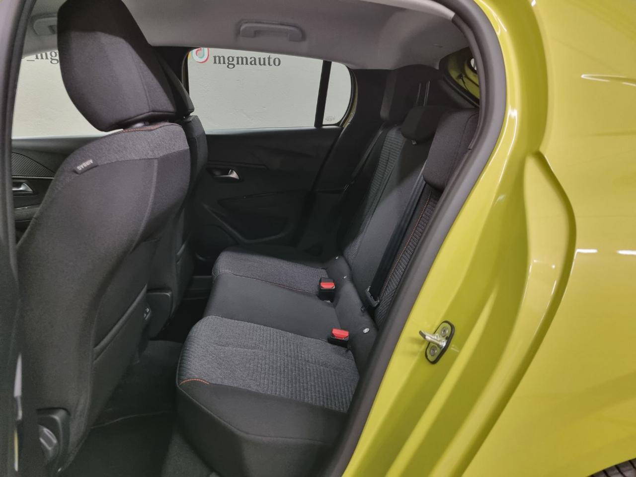 PEUGEOT 208 Hybrid 110 e-DCS6 STYLE - 28