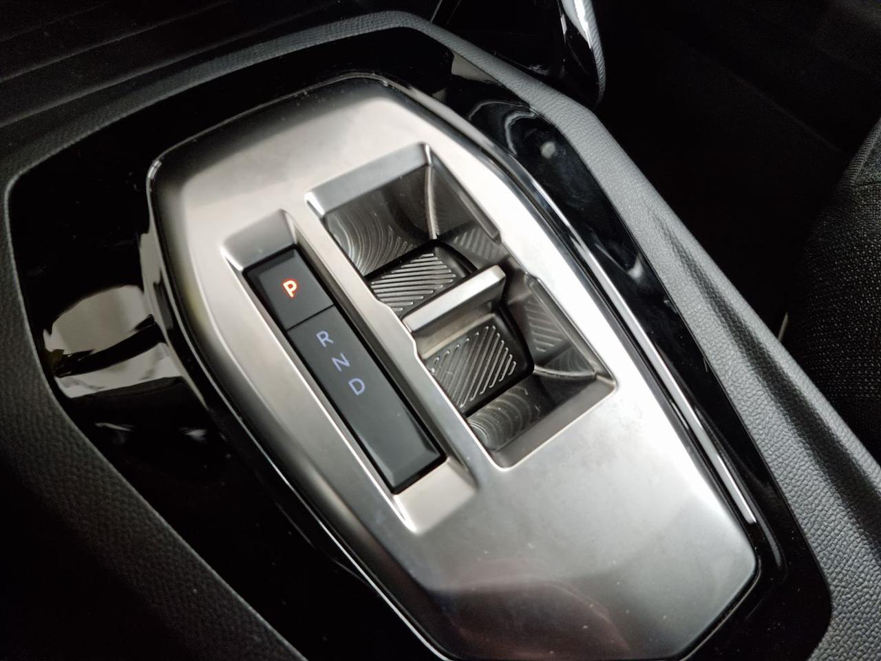 PEUGEOT 208 Hybrid 110 e-DCS6 STYLE - 14