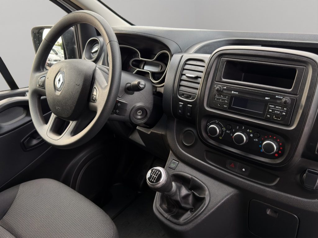 RENAULT Trafic L1H1 DCI 120CV - 10