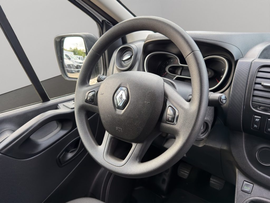 RENAULT Trafic L1H1 DCI 120CV - 11