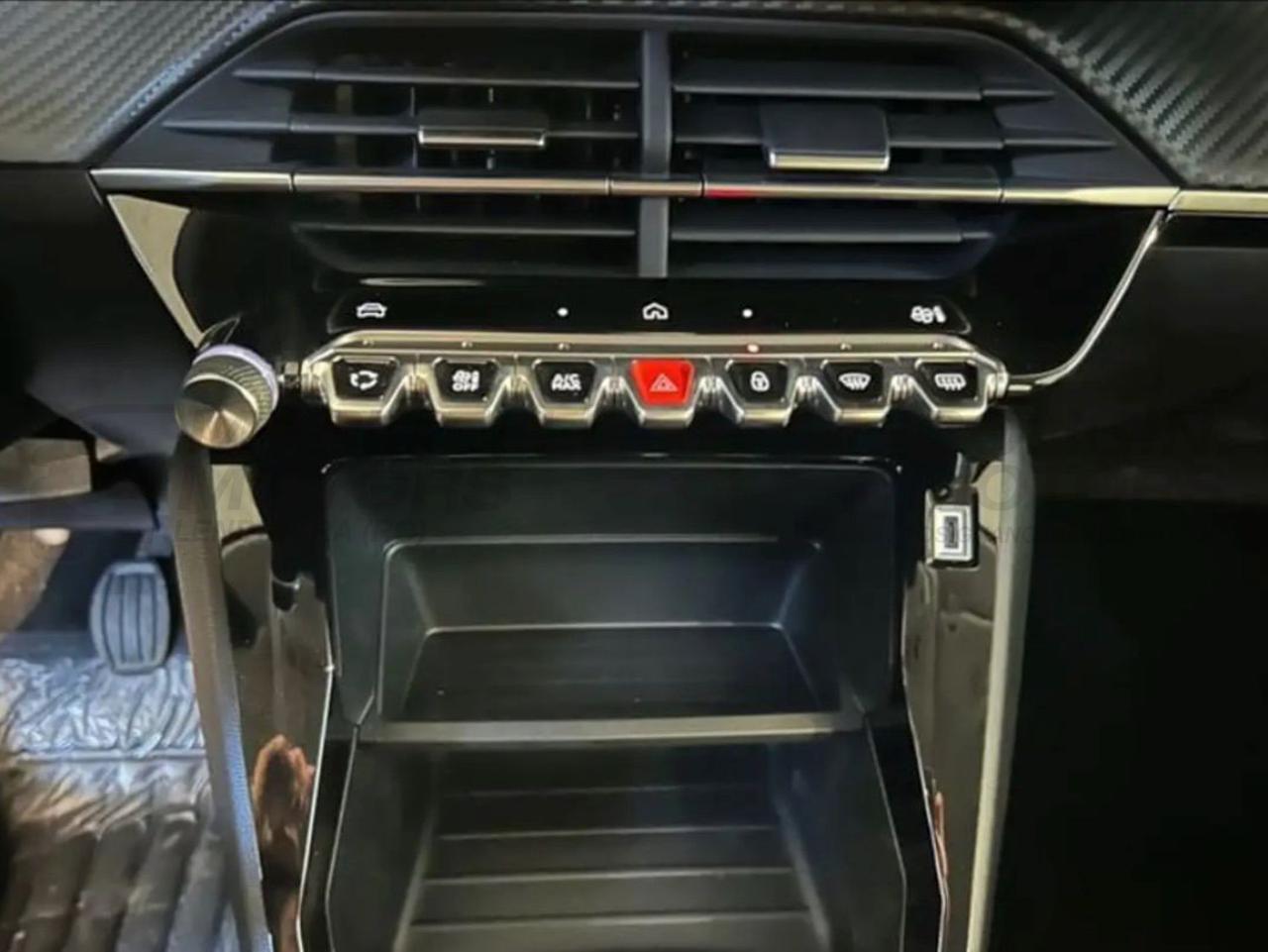 PEUGEOT 208 1.2 PURETECH 100CV STYLE - 13