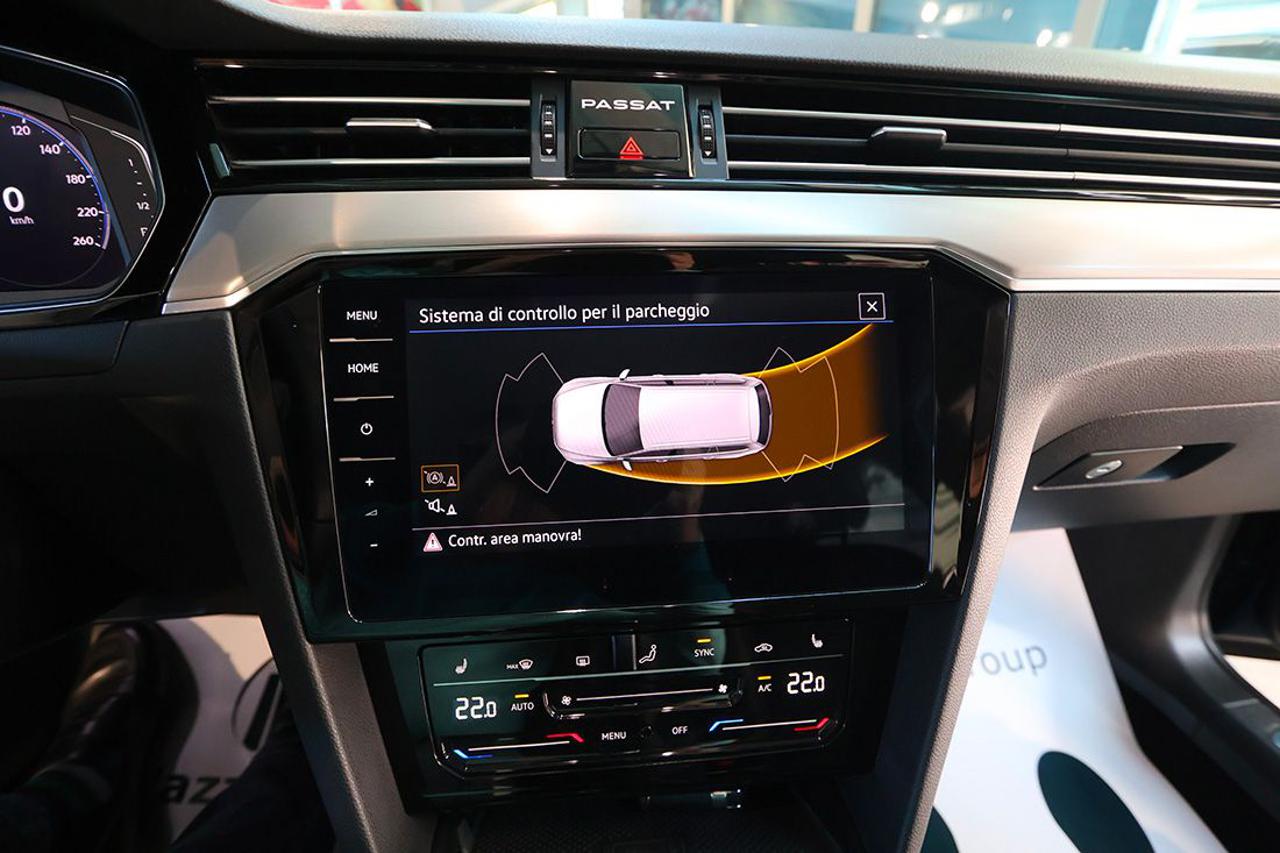 VOLKSWAGEN Passat Variant 2.0 TDI SCR EVO DSG Executive - 24