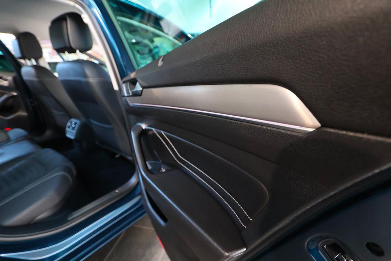 VOLKSWAGEN Passat Variant 2.0 TDI SCR EVO DSG Executive - 36