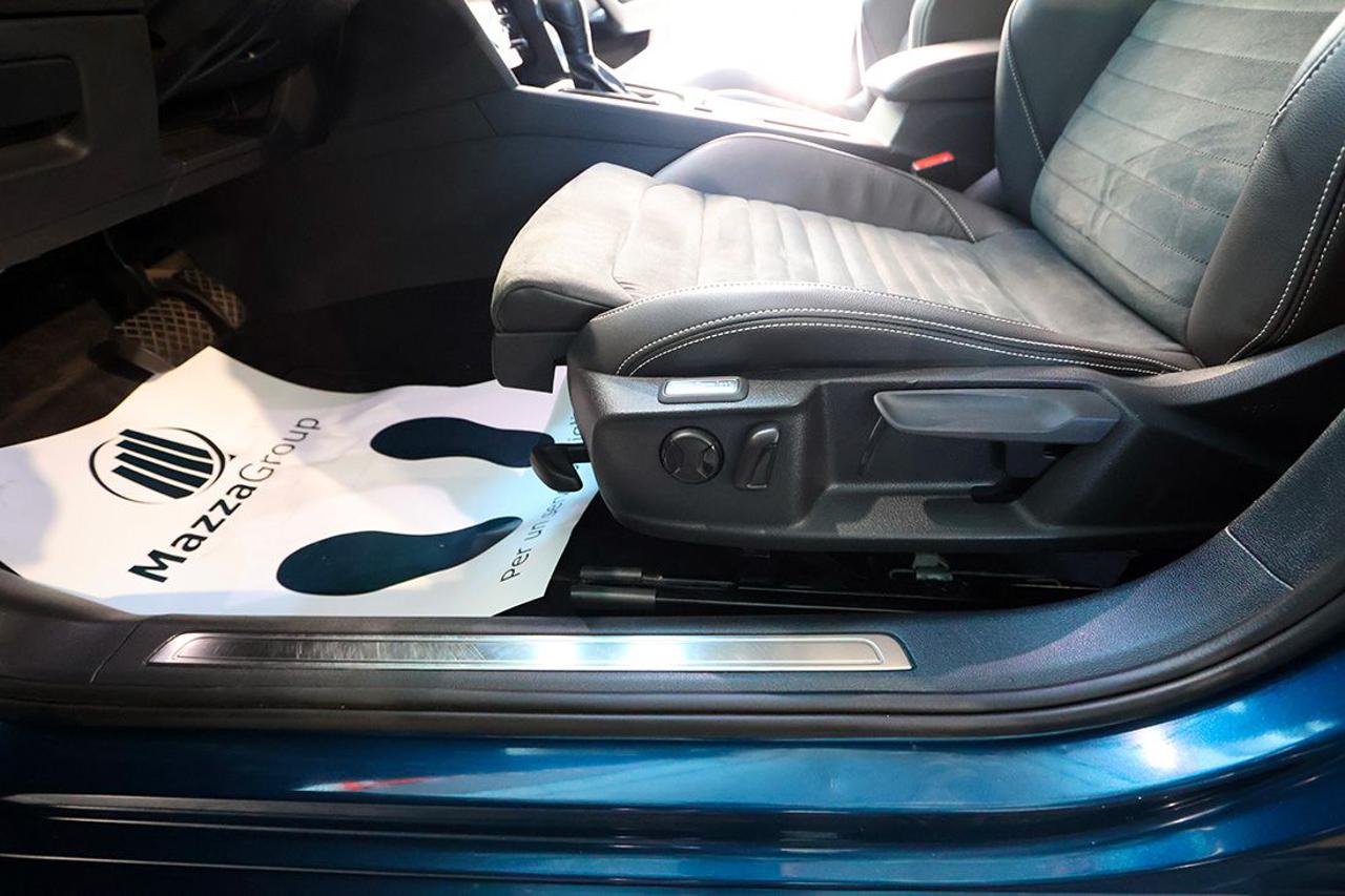 VOLKSWAGEN Passat Variant 2.0 TDI SCR EVO DSG Executive - 34
