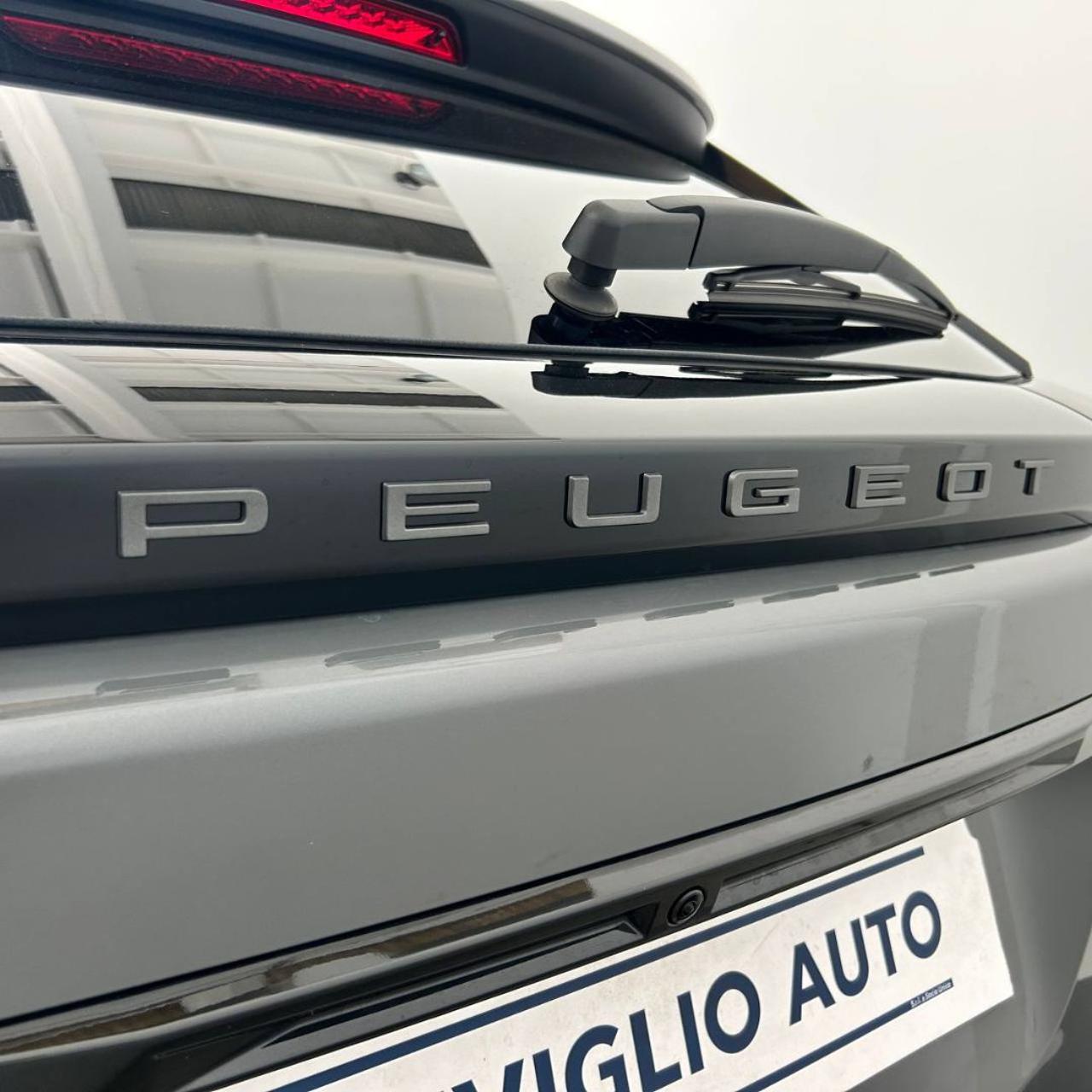 PEUGEOT 2008 PureTech 130 S&S EAT8 Allure - 37