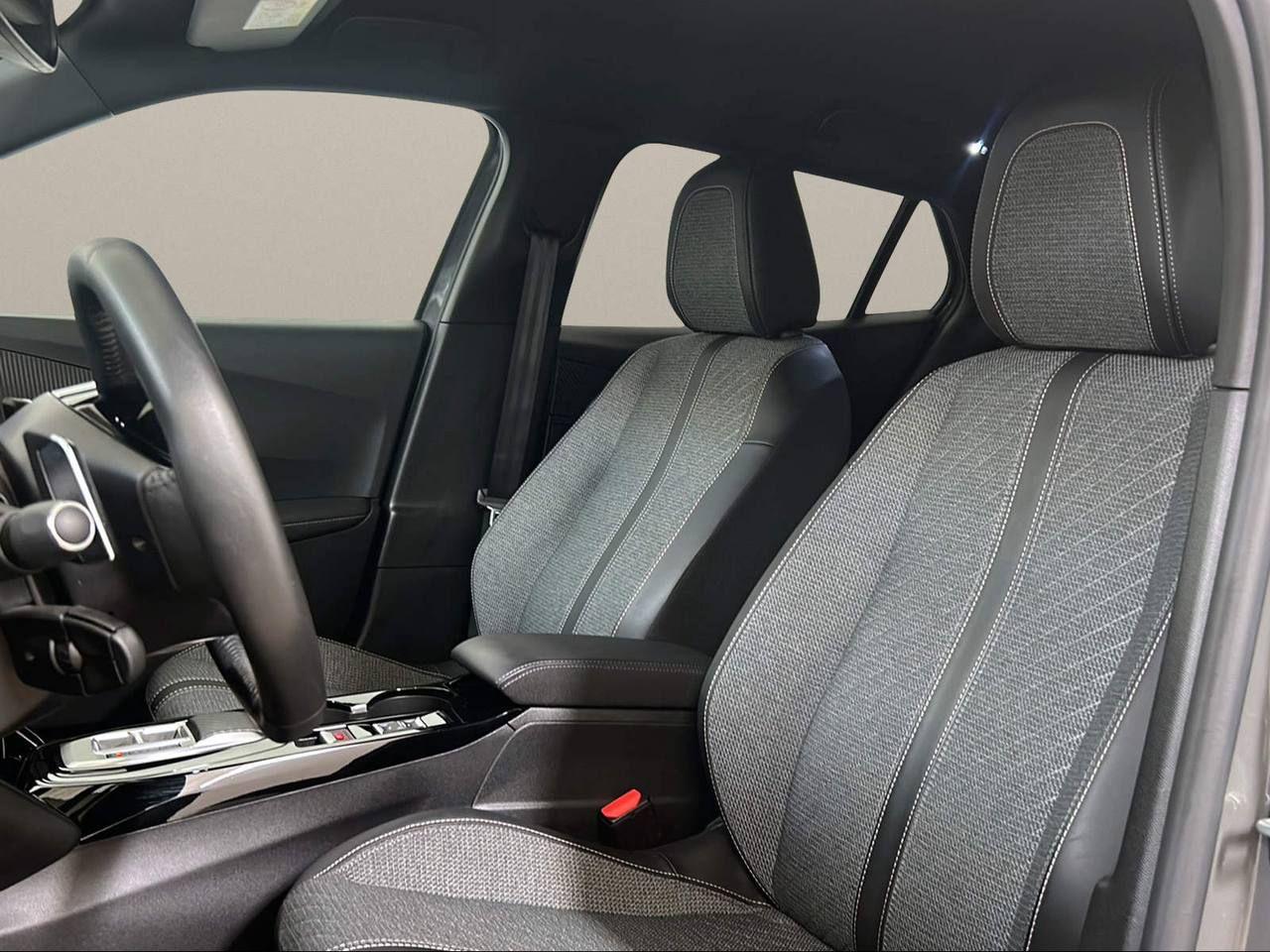 PEUGEOT 2008 PureTech 130 S&S EAT8 Allure - 9