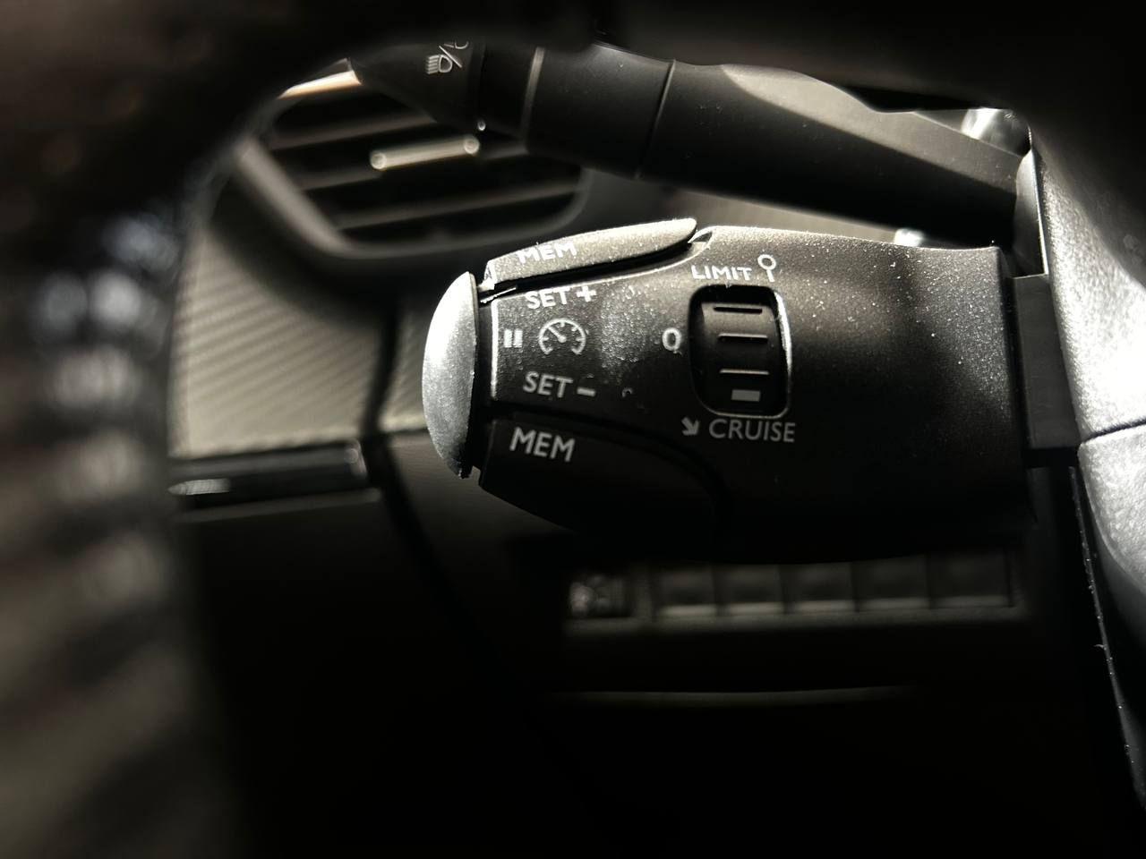 PEUGEOT 2008 PureTech 130 S&S EAT8 Allure - 17