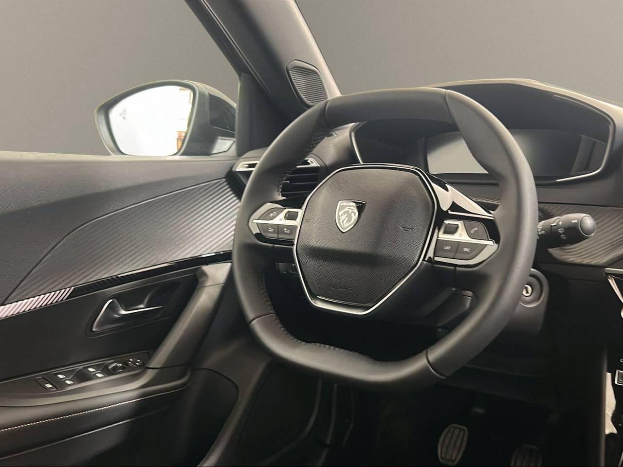 PEUGEOT 2008 PureTech 130 S&S EAT8 Allure - 24
