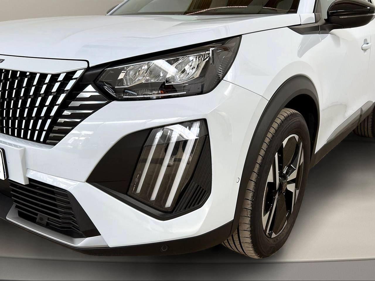 PEUGEOT 2008 Hybrid 145 e-DCS6 Allure - 31