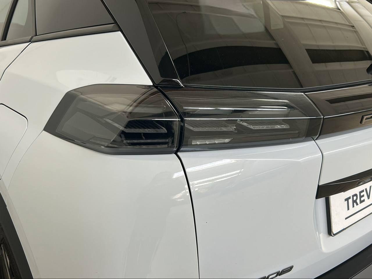 PEUGEOT 2008 Hybrid 145 e-DCS6 Allure - 34