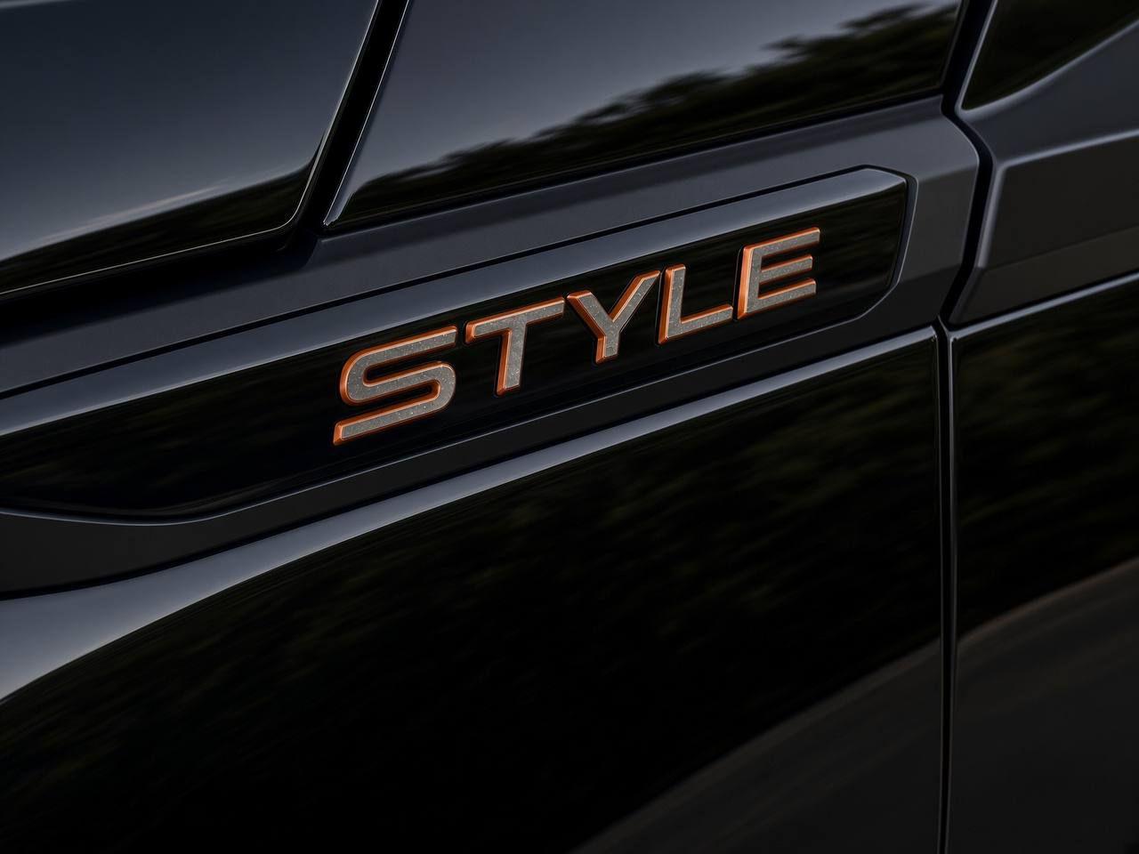 PEUGEOT 2008 Hybrid 145 e-DCS6 Style - 36