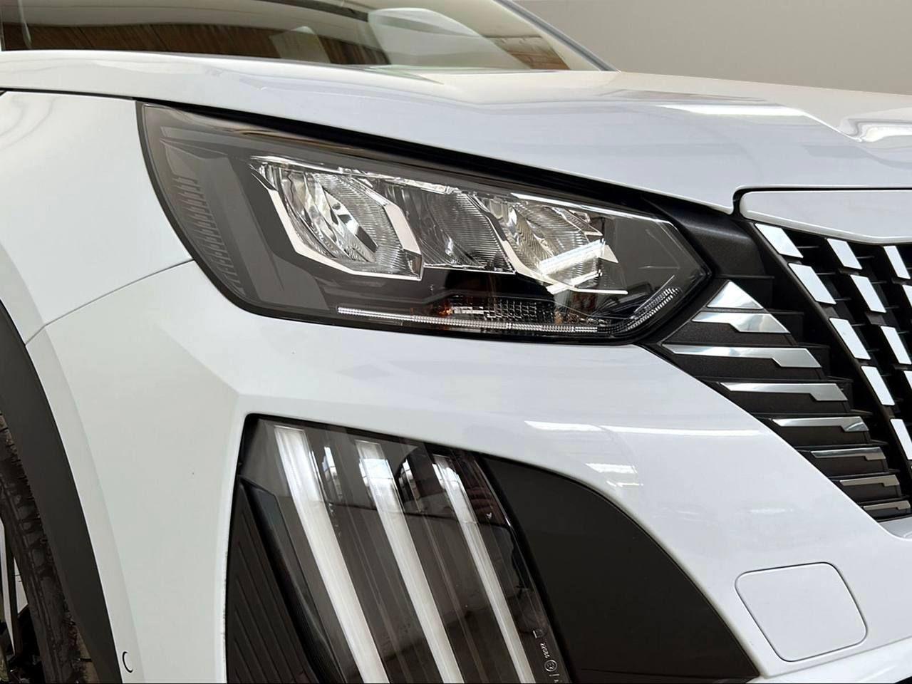 PEUGEOT 2008 Hybrid 145 e-DCS6 Allure - 33