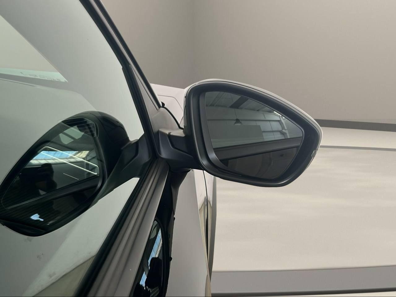 PEUGEOT 2008 Hybrid 145 e-DCS6 Style - 38