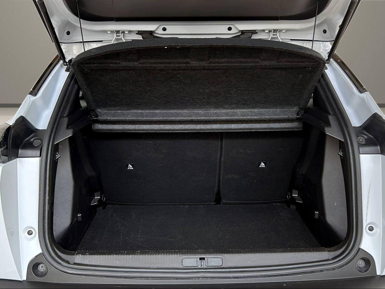 PEUGEOT 2008 Hybrid 145 e-DCS6 Allure - 7