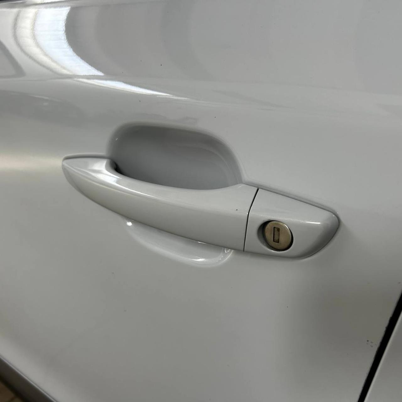 PEUGEOT 2008 Hybrid 145 e-DCS6 Allure - 36