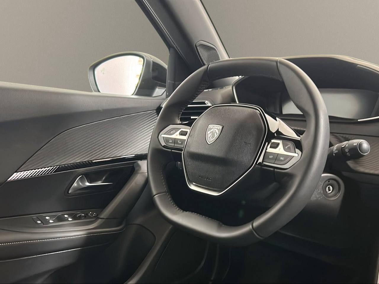 PEUGEOT 2008 Hybrid 145 e-DCS6 Allure - 24
