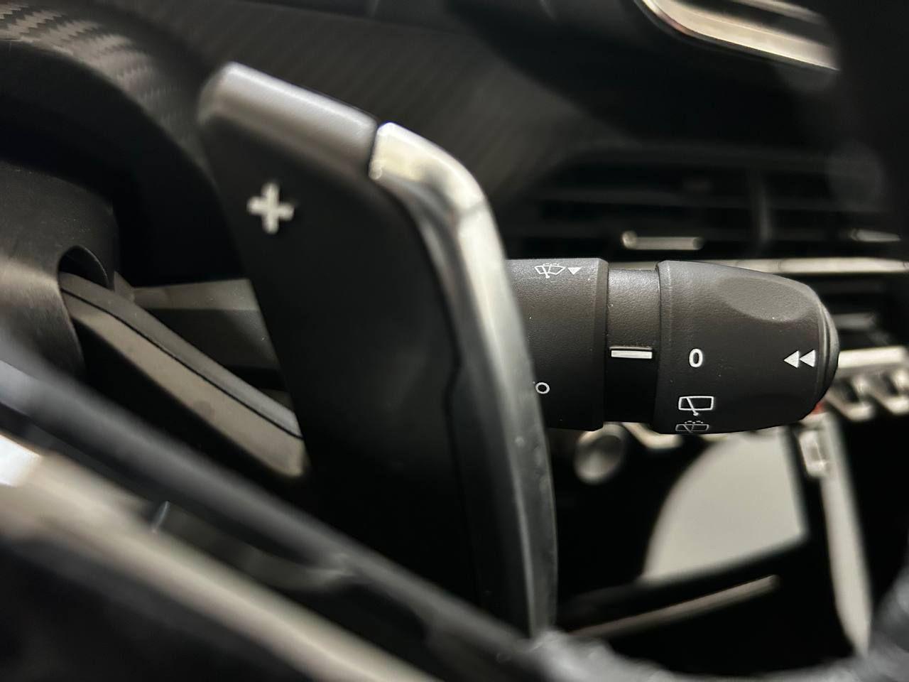 PEUGEOT 2008 Hybrid 145 e-DCS6 Allure - 15