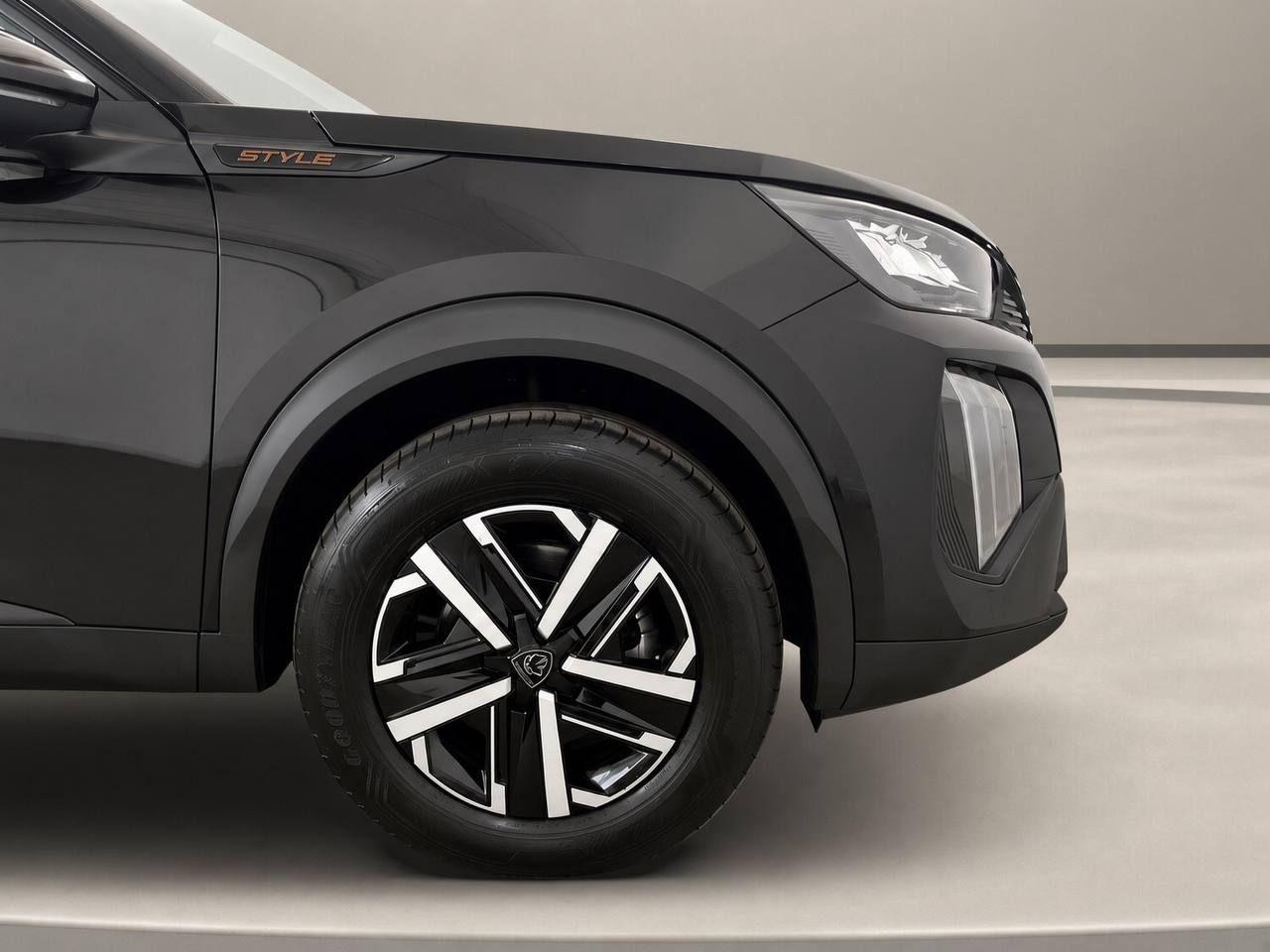 PEUGEOT 2008 Hybrid 145 e-DCS6 Style - 41