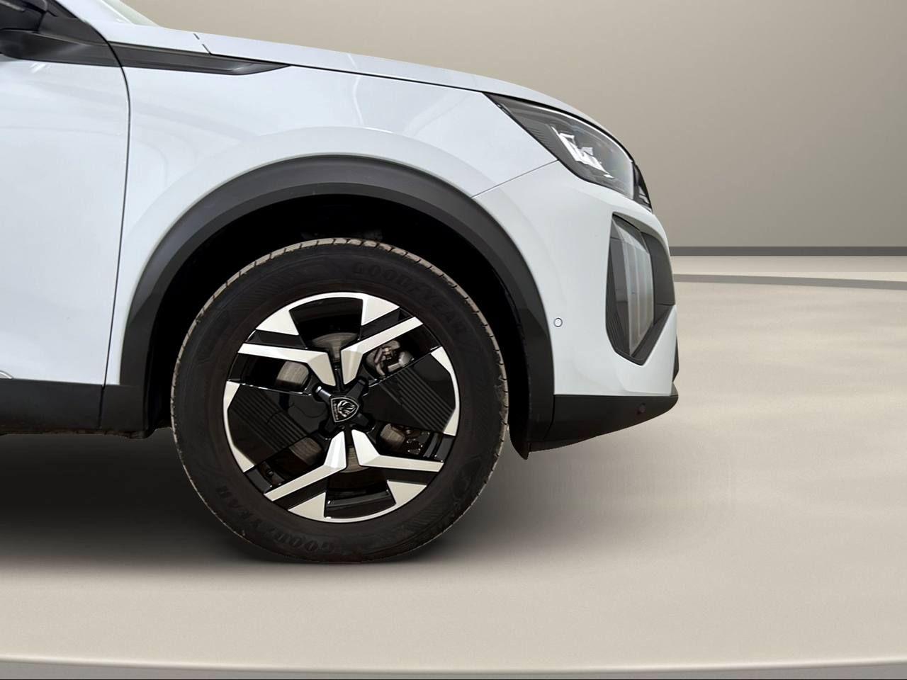PEUGEOT 2008 Hybrid 145 e-DCS6 Allure - 42