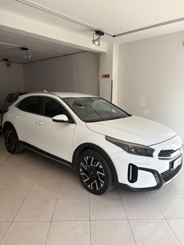 KIA XCeed Bianco pastello