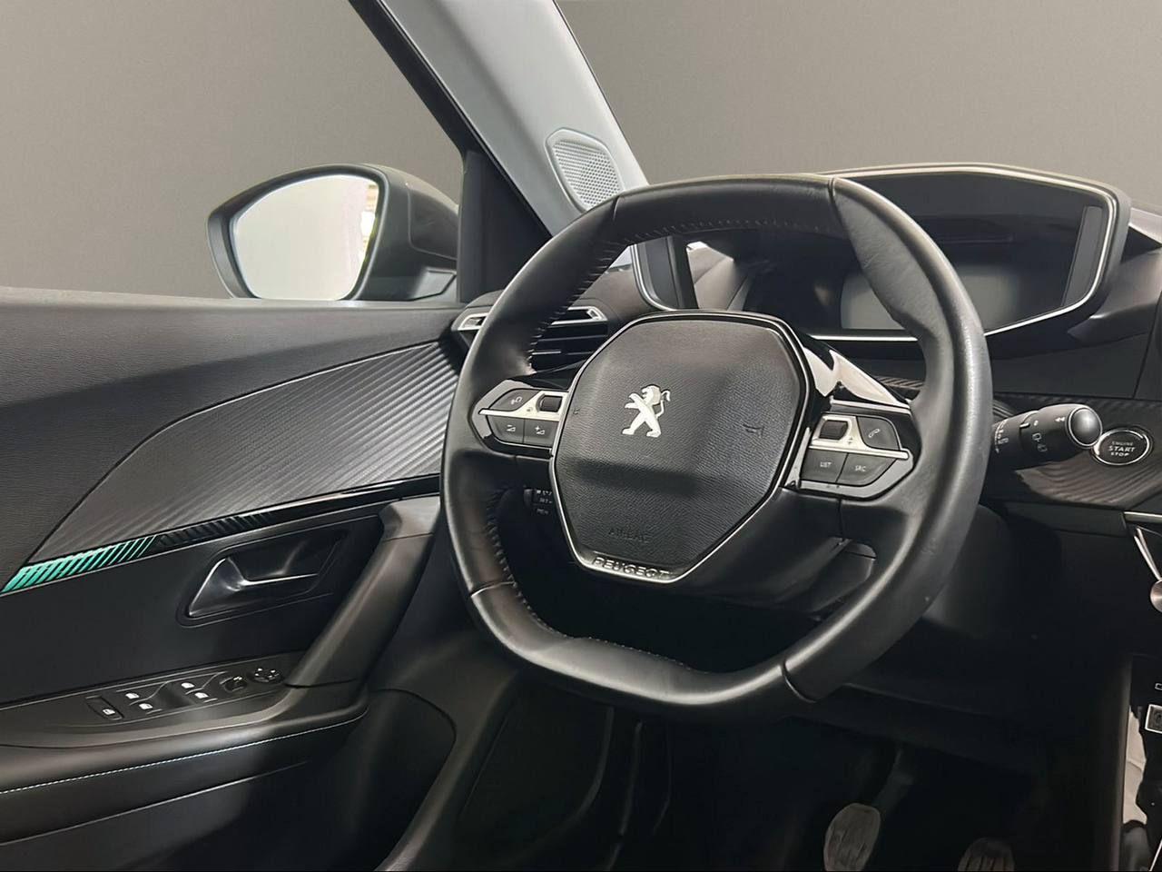PEUGEOT 2008 BlueHDi 110 S&S Allure Pack - 24