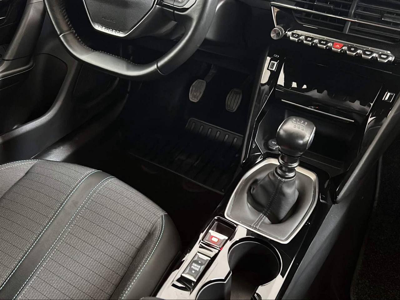 PEUGEOT 2008 BlueHDi 110 S&S Allure Pack - 25