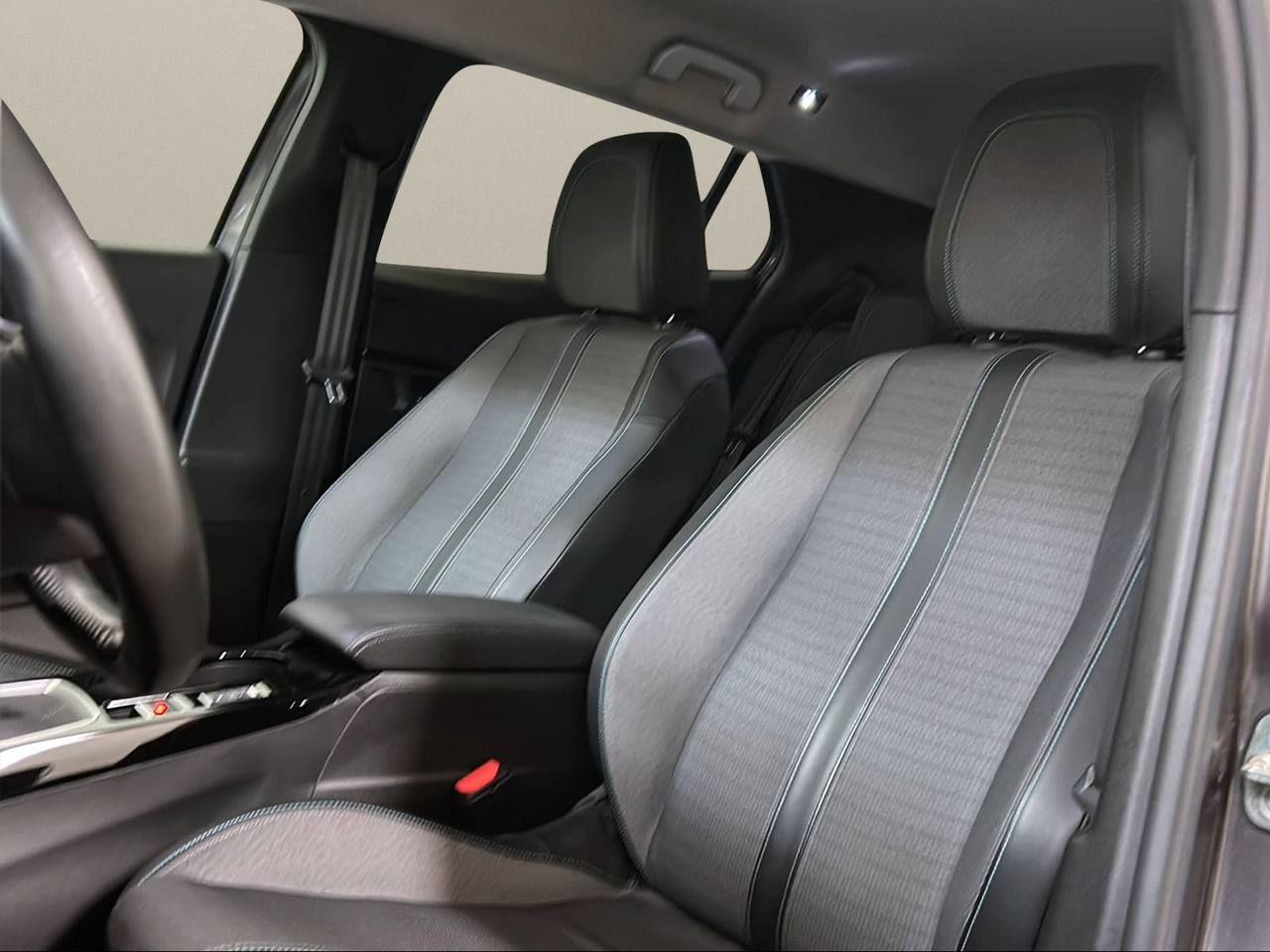 PEUGEOT 2008 BlueHDi 110 S&S Allure Pack - 9