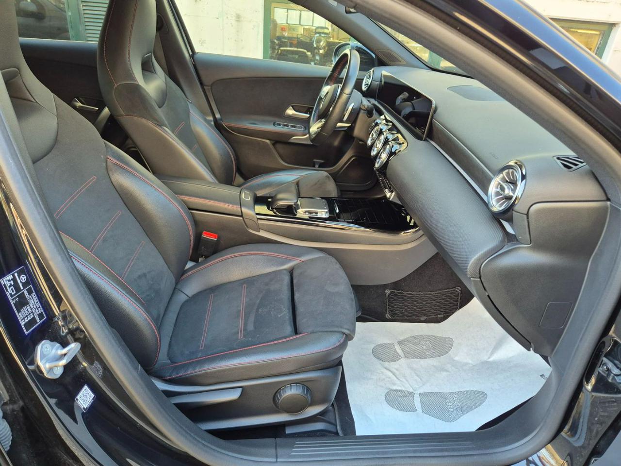 MERCEDES-BENZ A 180 Automatic Premium - 15