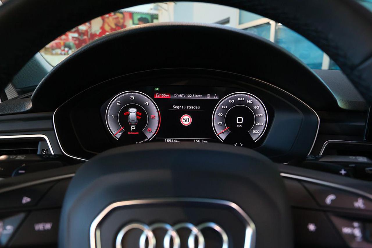 AUDI A4 allroad 40 TDI S-Tronic Identity Contrast - 32