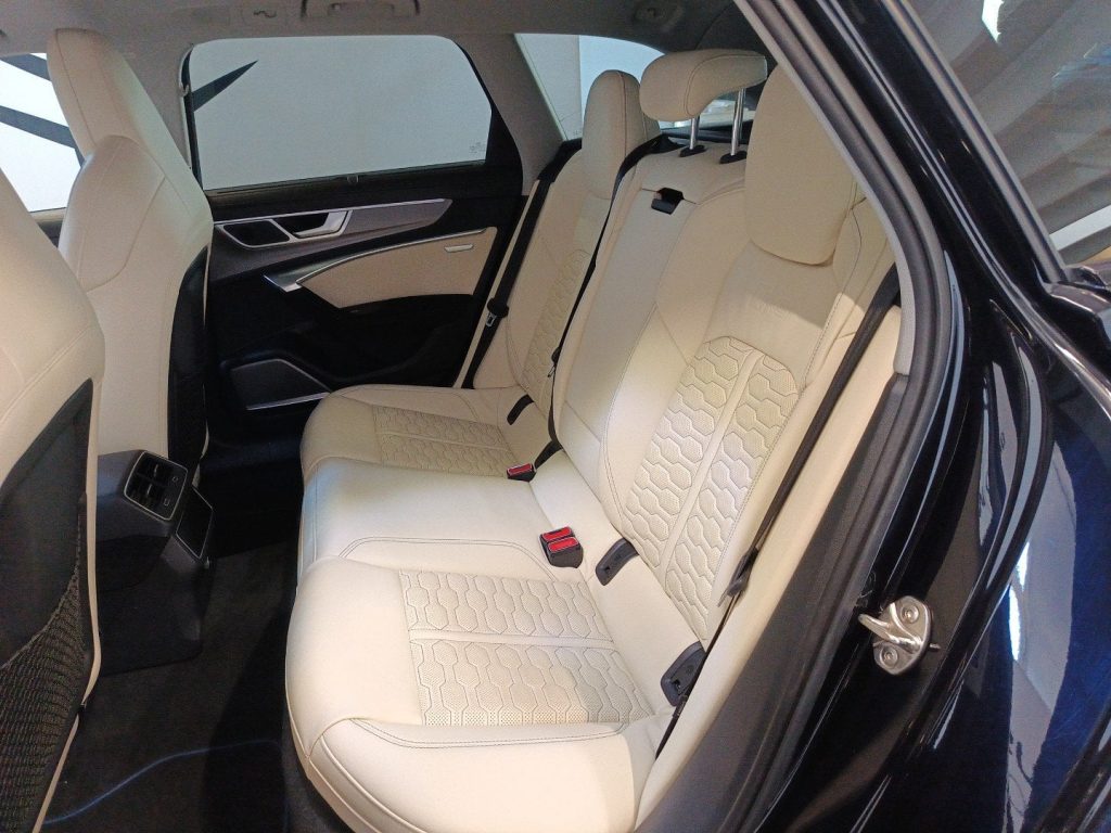 AUDI RS6 4.0 quattro tiptronic - 9