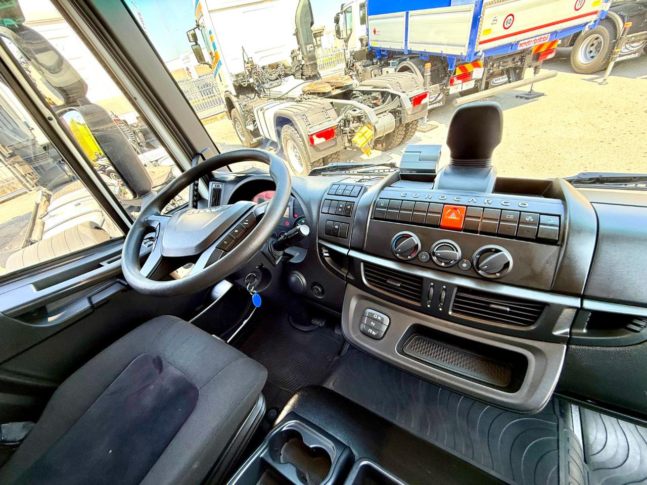 IVECO EUROCARGO 80-220P - 11