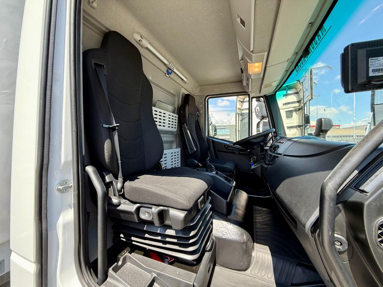 IVECO EUROCARGO 120-220P - 11