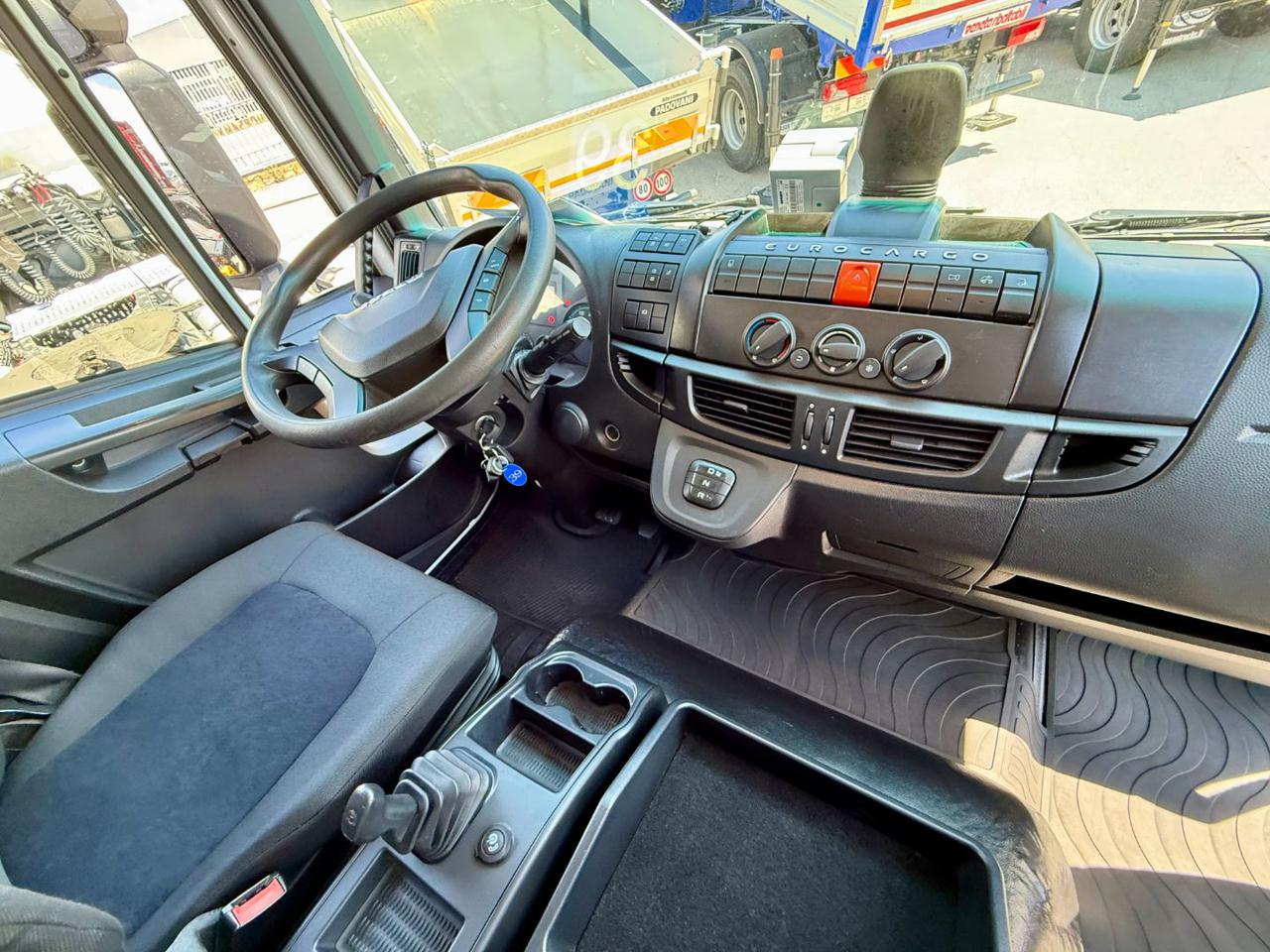 IVECO EUROCARGO 120-220P - 12