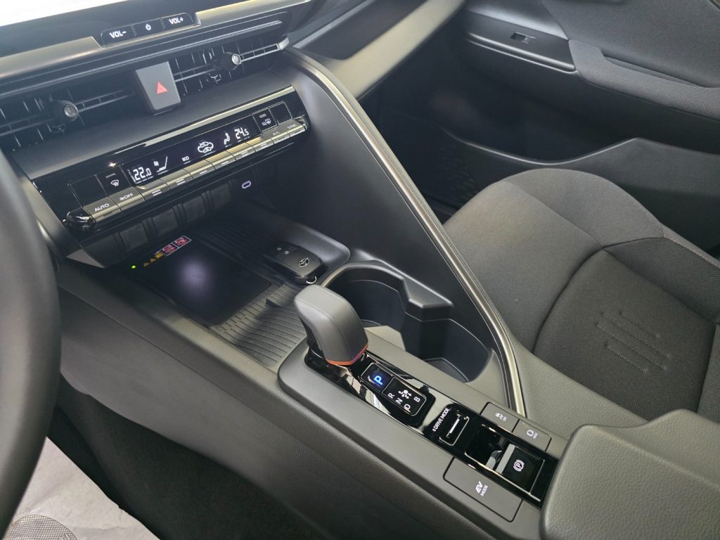 TOYOTA C-HR 1.8 HV Trend - 19