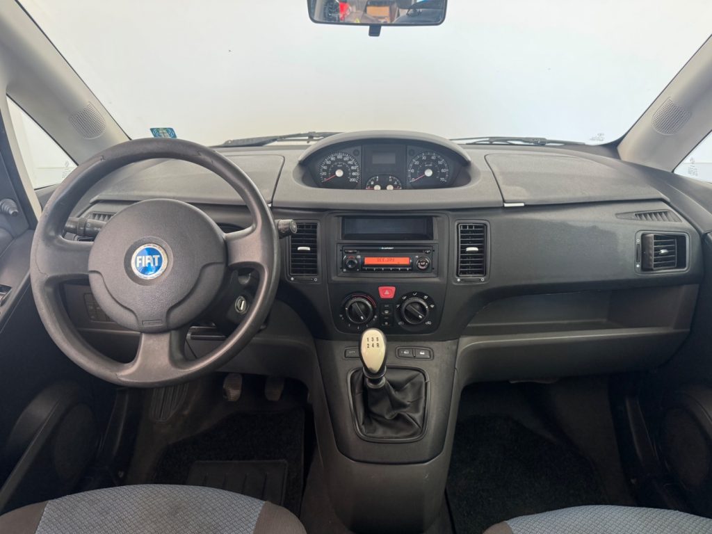 FIAT Idea 1.2 16V BlackLabel - 8