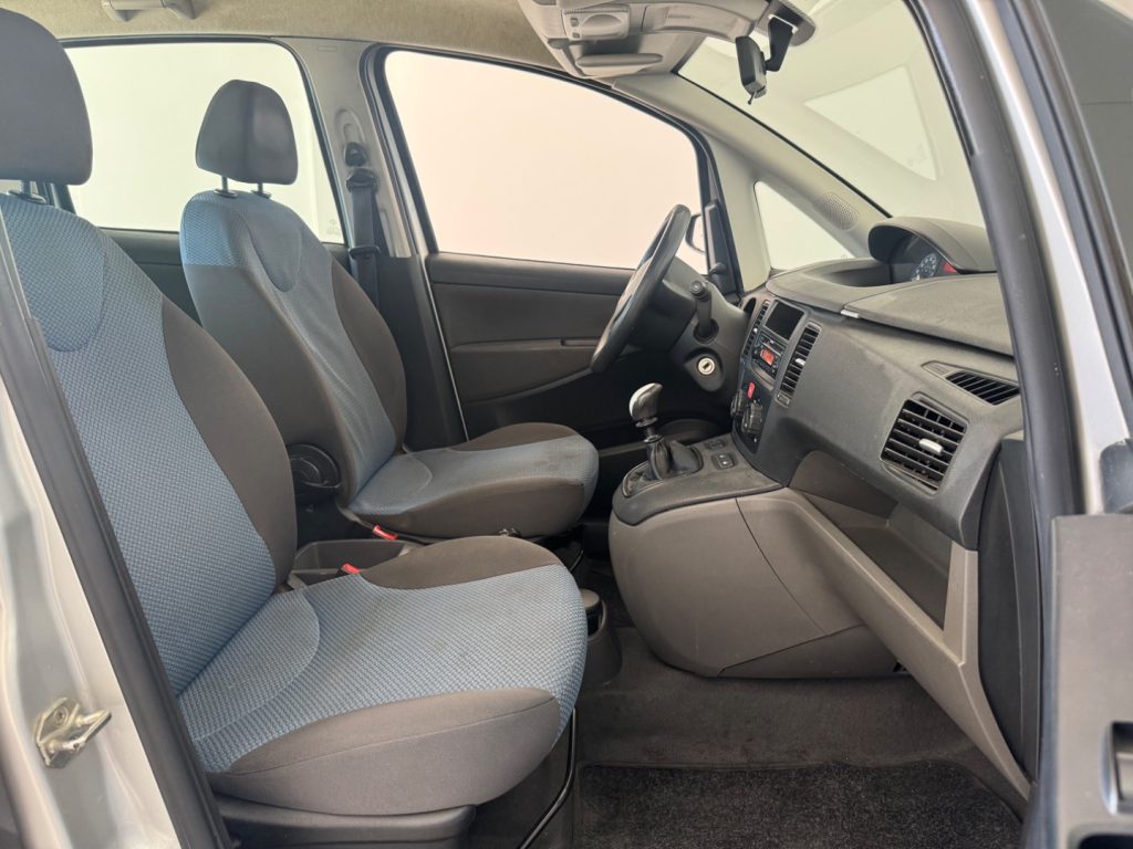 FIAT Idea 1.2 16V BlackLabel - 9