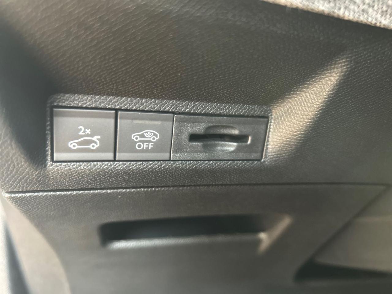 PEUGEOT 5008 Hybrid 145 e-DCS6 GT 7 POSTI Tetto & Drive & 360 - 14