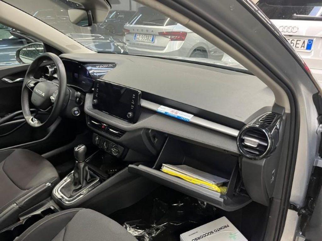 SKODA Fabia 1.0 MPI 80 CV 130 Edition - 4