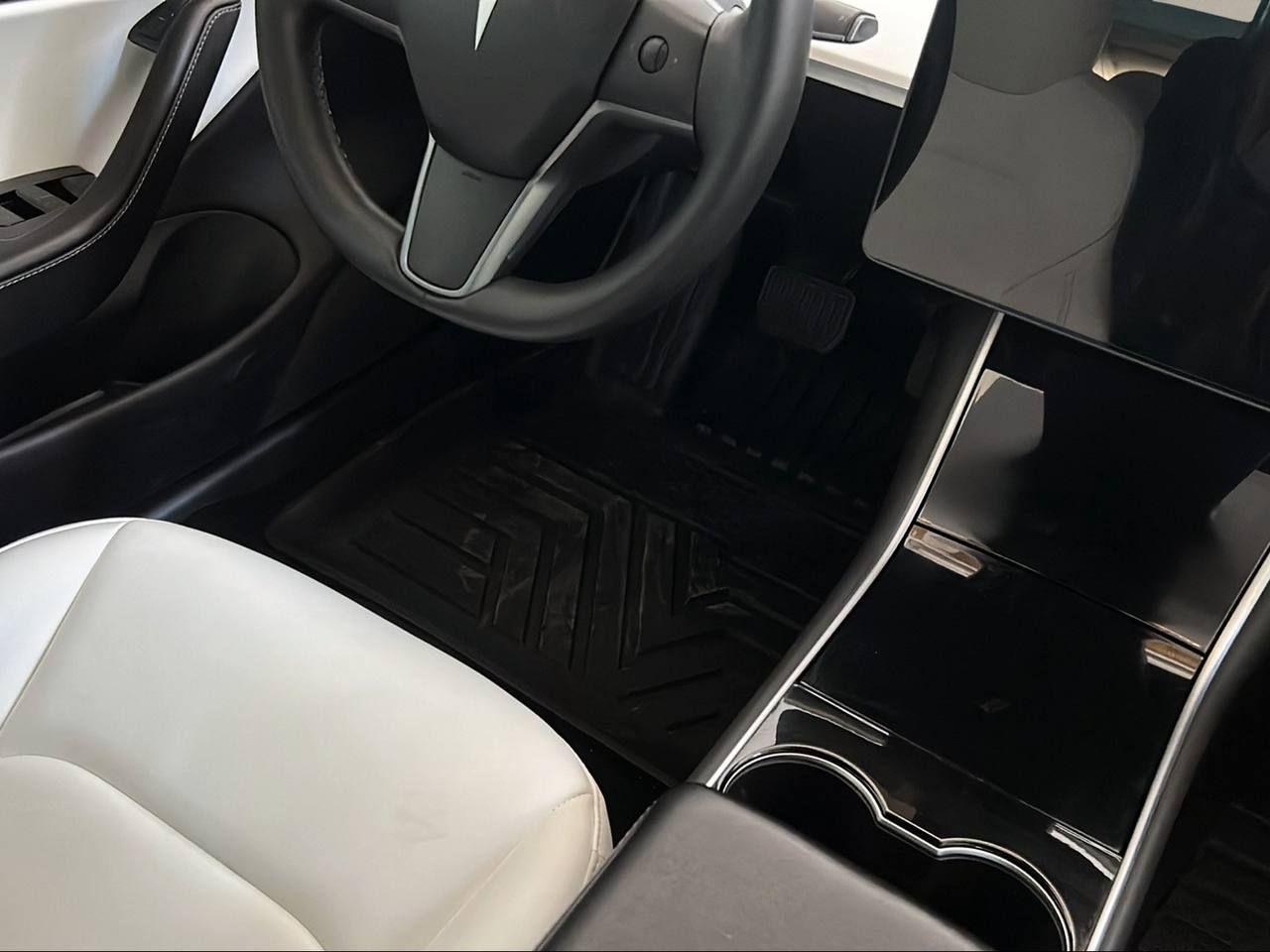 TESLA Model 3 Standard RWD Plus - 24