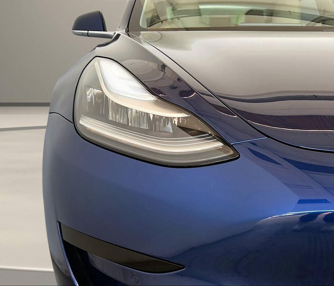 TESLA Model 3 Standard RWD Plus - 31