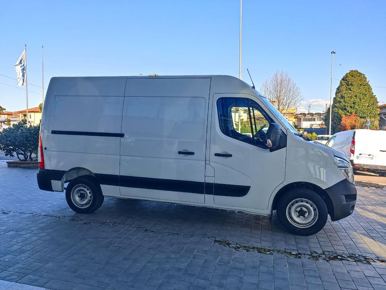 NISSAN Interstar 35 2.3 dCi 135CV PM-TA Acenta Furgone - 16