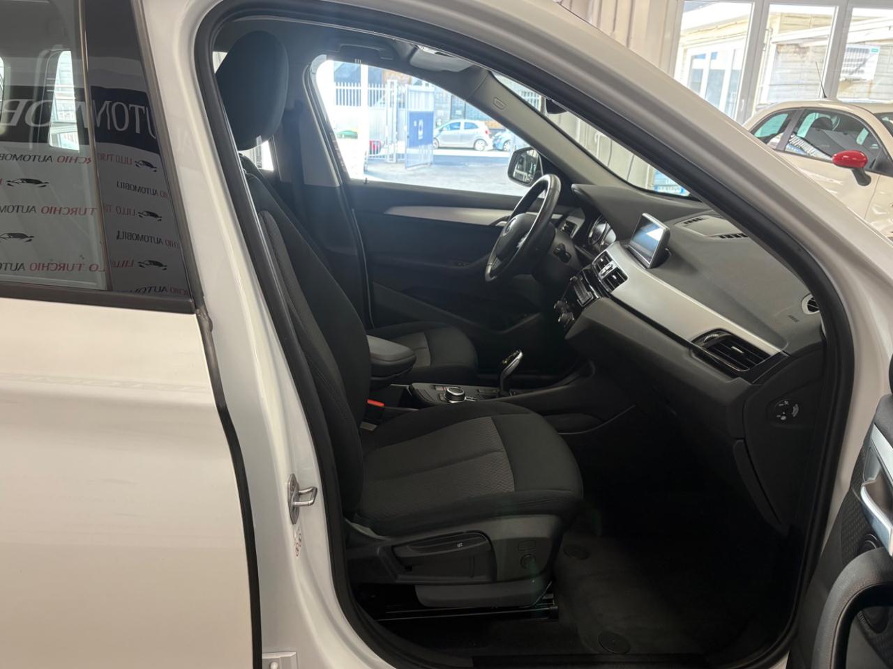 BMW X1 sDrive18d Business Advantage - 20