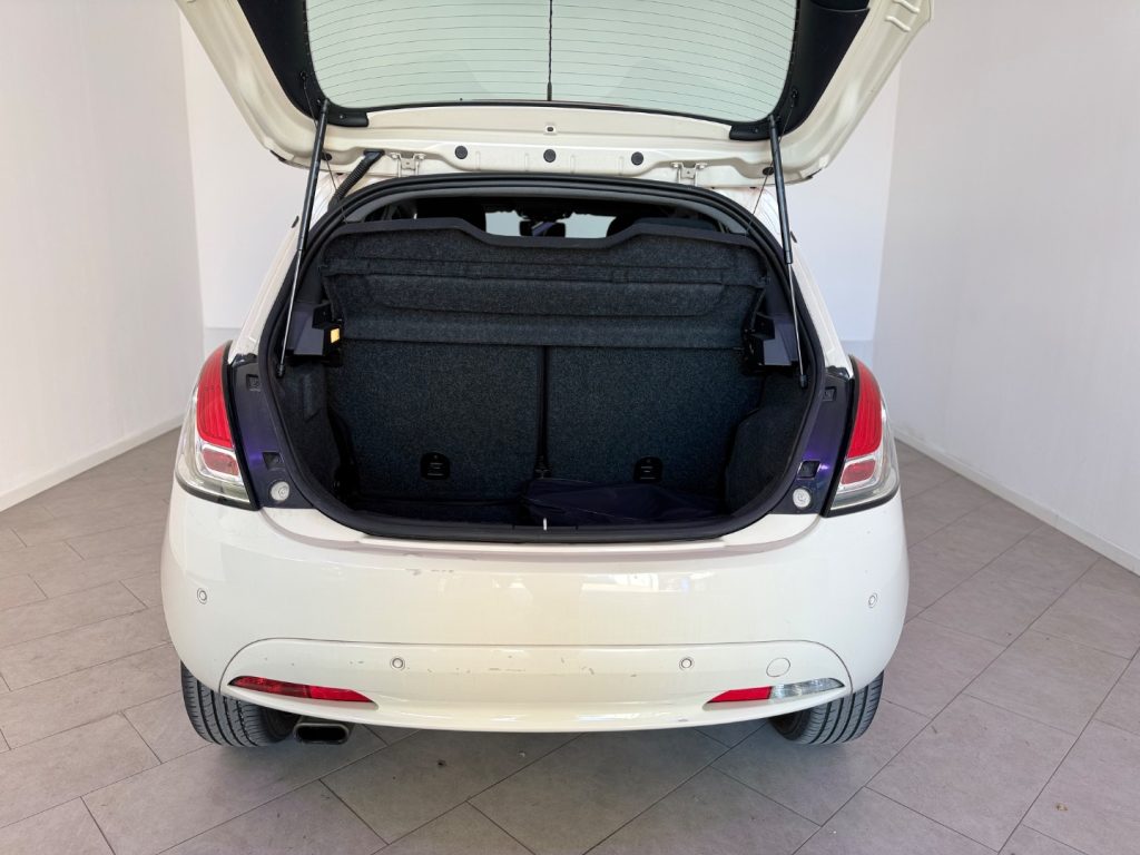 LANCIA Ypsilon 1.2 69 CV 5 porte. Platinum - 10