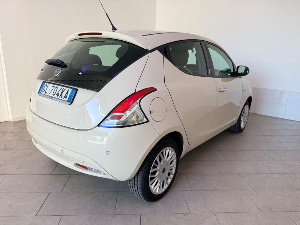 LANCIA Ypsilon 1.2 69 CV 5 porte. Platinum - 11