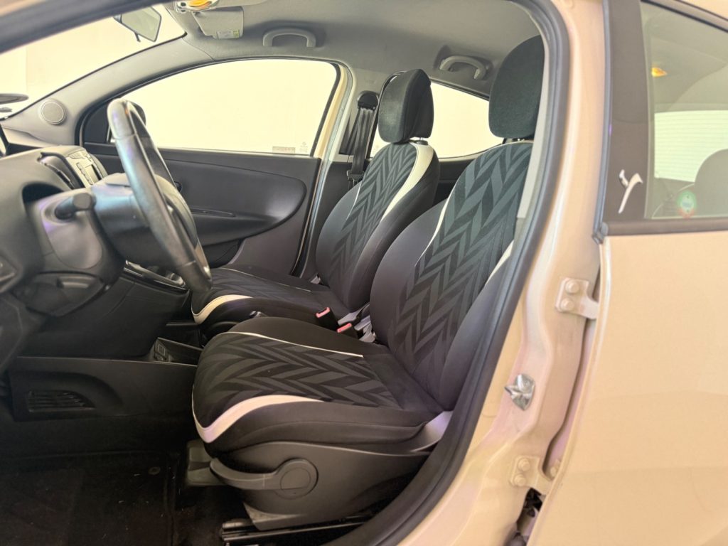 LANCIA Ypsilon 1.2 69 CV 5 porte. Platinum - 17